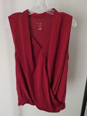 Sleeveless V-Neck Drape Top - Red